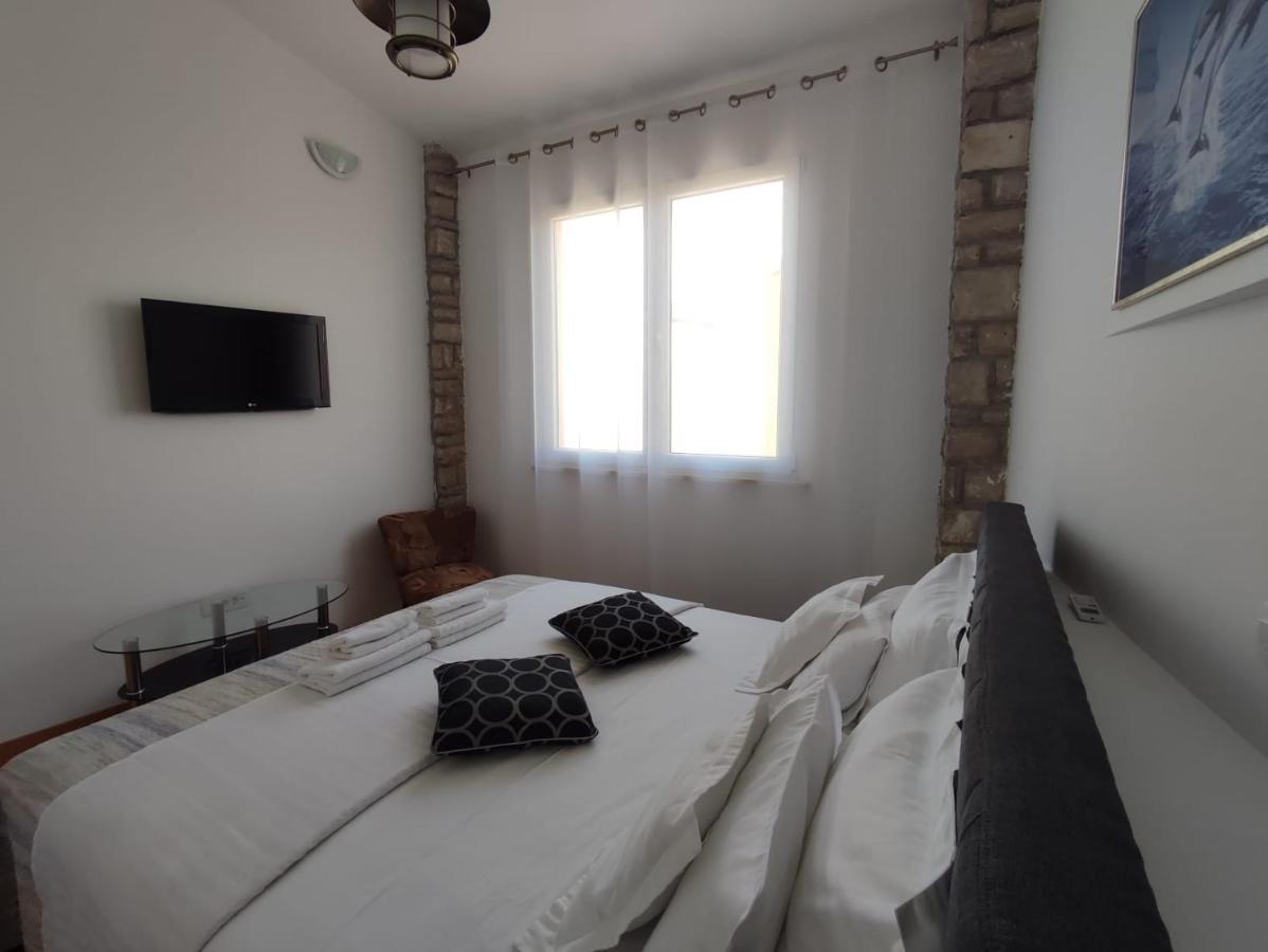 Apartment Sandrica Stomorska Eksteriør bilde