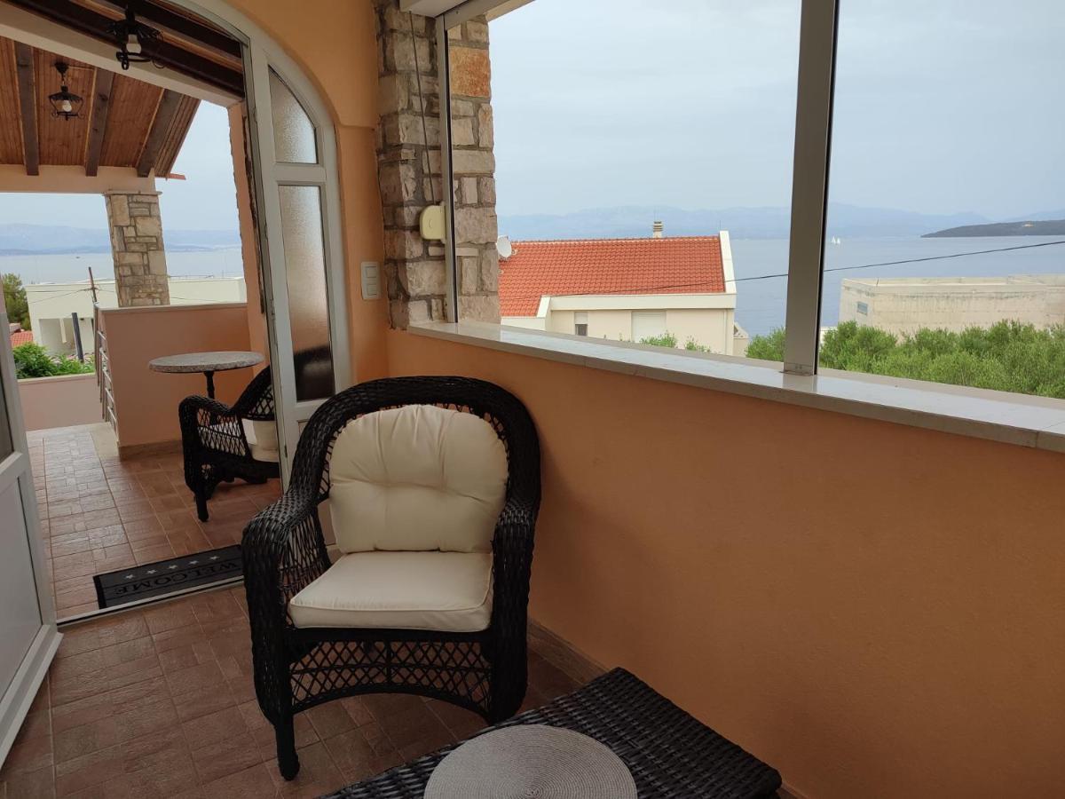 Apartment Sandrica Stomorska Eksteriør bilde